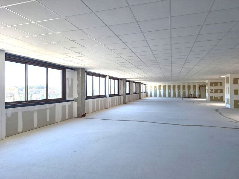 Bureaux et Locaux commerciaux - PUGET SUR ARGENS