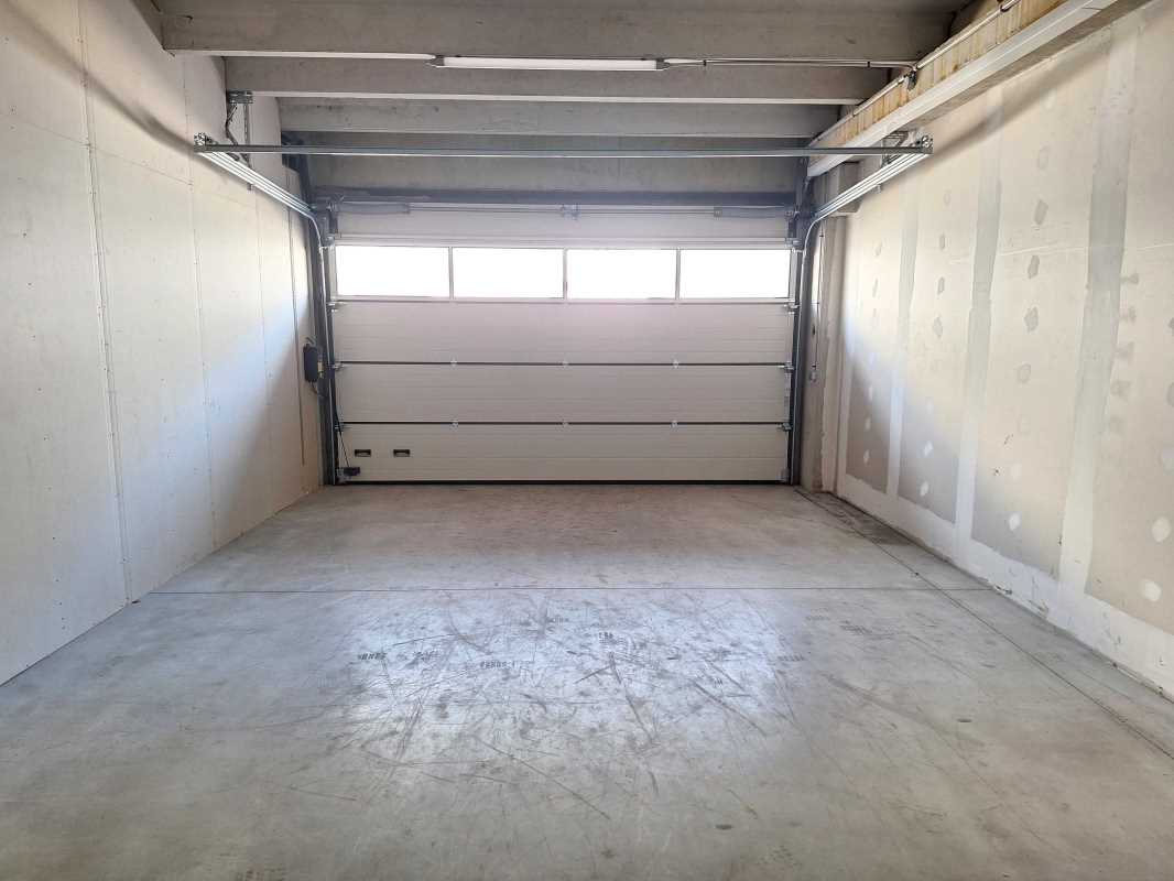 Location Entrepts FREJUS