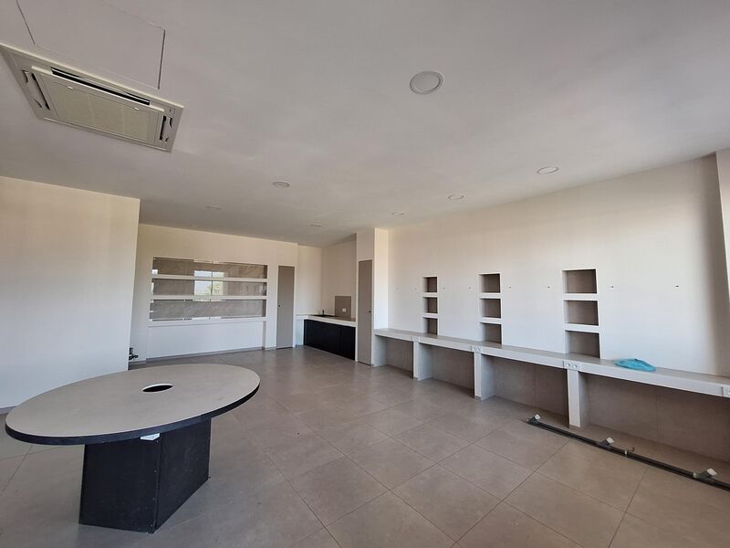 Locaux commerciaux - PUGET SUR ARGENS