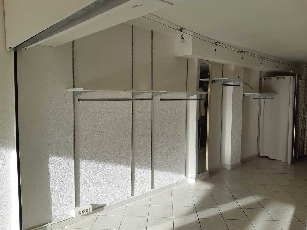 Locaux commerciaux - FREJUS